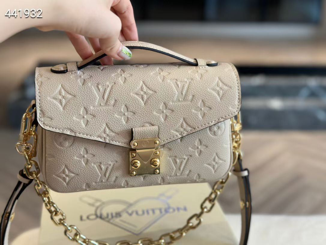 Louis Vuitton Pochette Metis Empreinte